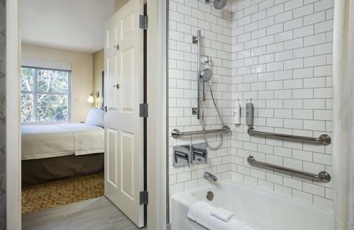 Newark Hotel | Premium Homewood Suites by Hilton Newark-Fremont Retreat