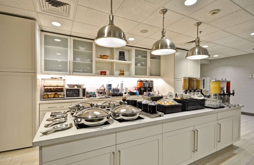 East Peralta Hotel | Comfortable Homewood Suites by Hilton Oakland-Waterfront Stay