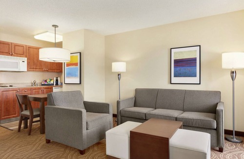 East Peralta Hotel | Comfortable Homewood Suites by Hilton Oakland-Waterfront Stay