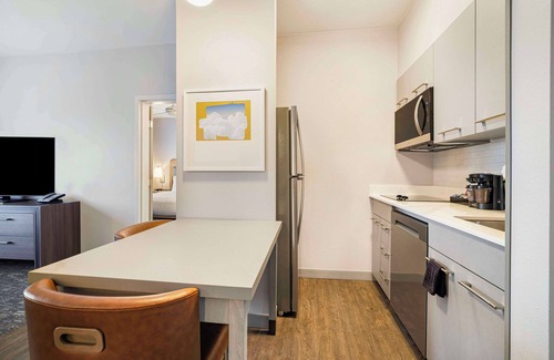 Plano Hotel | Book Homewood Suites by Hilton Plano-Richardson Today!