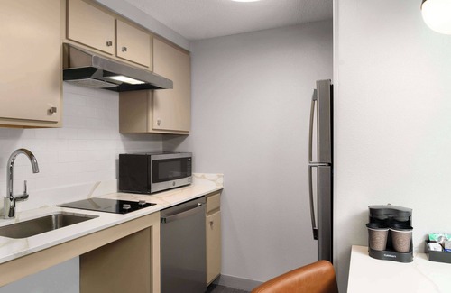 Bermuda Hotel | Discover Homewood Suites by Hilton Richmond-Chester Today