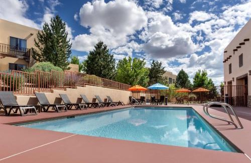 Nambe Pueblo Hotel | Inviting Homewood Suites by Hilton Santa Fe-North Stay