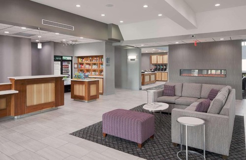 Topeka Hotel | Family-Friendly Homewood Suites with Pool & Spa in Topeka