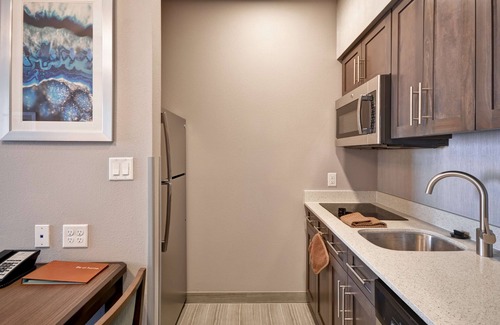 Conroe Hotel | Comfortable Homewood Suites by Hilton Conroe with Pool