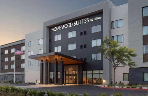 Los Alamitos Hotel | Comfortable Homewood Suites with Pool in Cypress, OC