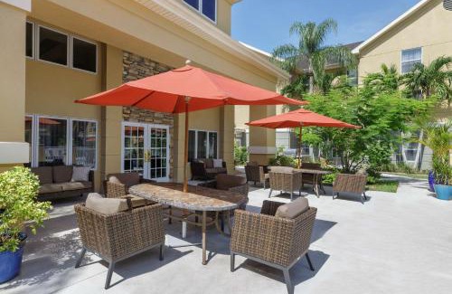 Villas Hotel | Relaxing Oceanfront Retreat at Homewood Suites by Hilton