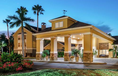 Villas Hotel | Relaxing Oceanfront Retreat at Homewood Suites by Hilton
