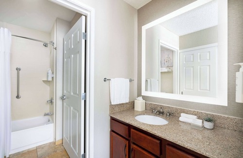 Grapevine Hotel | Inviting Homewood Suites by Hilton Dallas-DFW Airport N