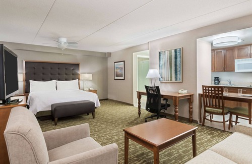 Holyoke Hotel | Welcoming Homewood Suites by Hilton Holyoke - Top-Rated Stay