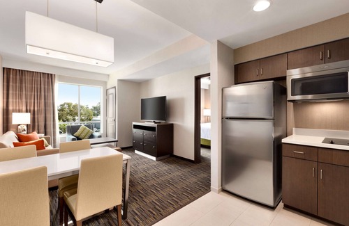 Irvine Business Complex Hotel | Relax at Homewood Suites By Hilton Irvine John Wayne Airport