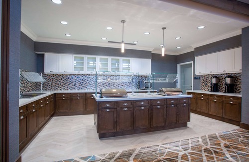 Reston Hotel | Exceptional Homewood Suites by Hilton Reston with Spa & Kitchen