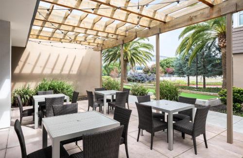 Alviso Hotel | Pet-Friendly Homewood Suites in San Jose Santa Clara