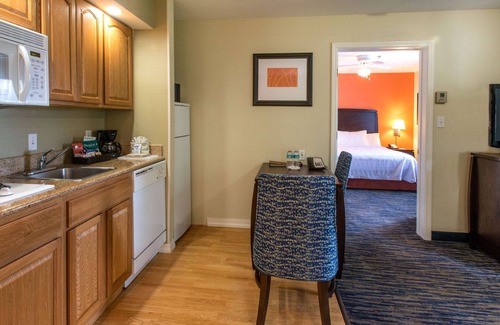 Sarasota Hotel | Relaxing Homewood Suites by Hilton Sarasota with Pool & Spa