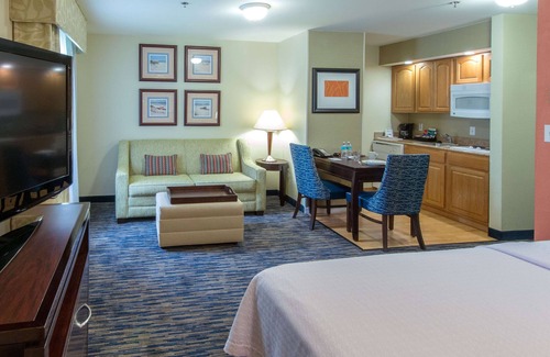 Sarasota Hotel | Relaxing Homewood Suites by Hilton Sarasota with Pool & Spa