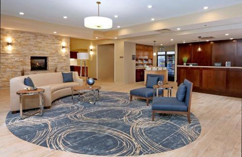 West Fargo Hotel | Pet-Friendly Homewood Suites By Hilton with Pool & Breakfast