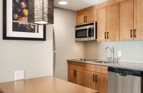 East Syracuse Hotel | Guest Rated 9/10: Homewood Suites by Hilton Syracuse