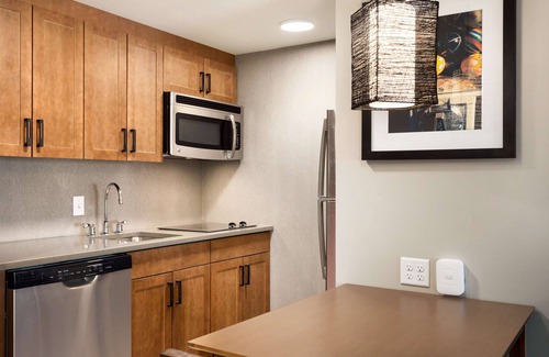 East Syracuse Hotel | Guest Rated 9/10: Homewood Suites by Hilton Syracuse