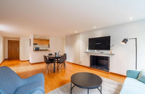 La Cabrera Apartment | Welcoming 2BR Getaway in Chico for Families and Friends