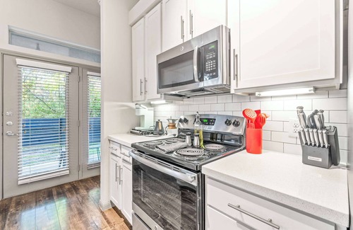 Windsor Park Apartment | Cozy 2BR Suite Near Downtown with Pool and Kitchen