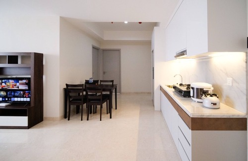Surabaya Apartment | Cozy 3Br Apartment with Private Lift at Grand Sungkono Lagoon