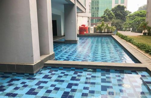 Mampang Prapatan Apartment | Cozy 1BR Apartment at Royal Olive Residence with Pool Access