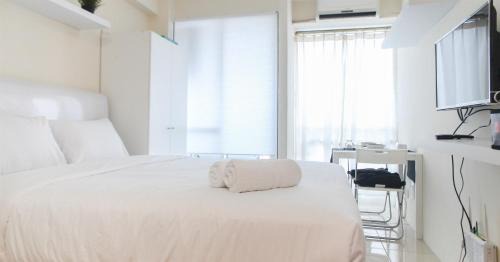 Jakarta Apartment | Cozy Studio @ Tifolia Apartment with Pool Access