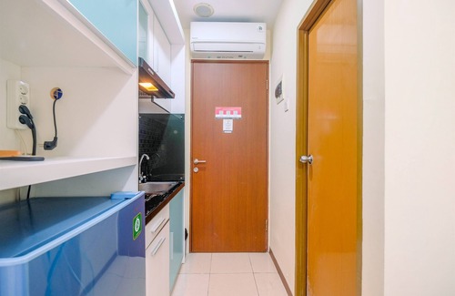 Kelapa Gading Timur Apartment | Cozy Living Studio at Tifolia Apartment with Kitchen Access