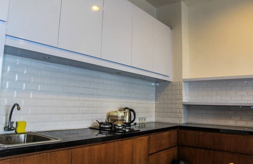 Kuningan Apartment | Cozy 3BR Apartment with Pool at Ambassade Residences