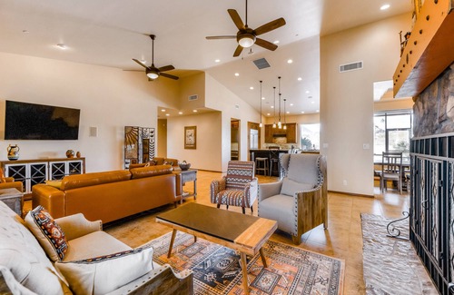 Oro Valley House | Inviting Desert Retreat with Private Pool, Spa & Tennis Court