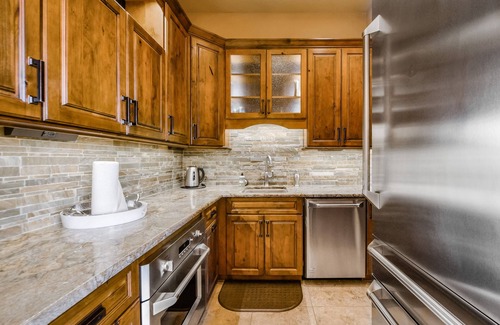 Oro Valley House | Inviting Desert Retreat with Private Pool, Spa & Tennis Court