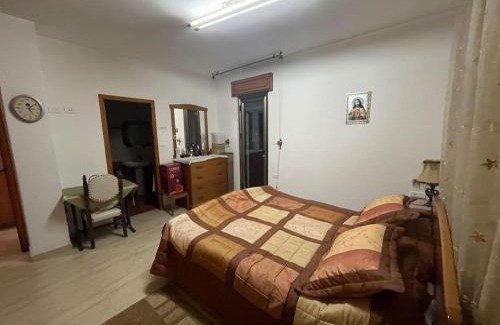 Beit Jala Apartment | Inviting Family Apartment with Kitchen - Wheelchair Accessible