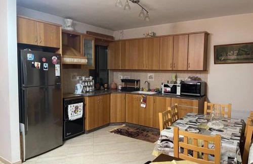 Beit Jala Apartment | Inviting Family Apartment with Kitchen - Wheelchair Accessible
