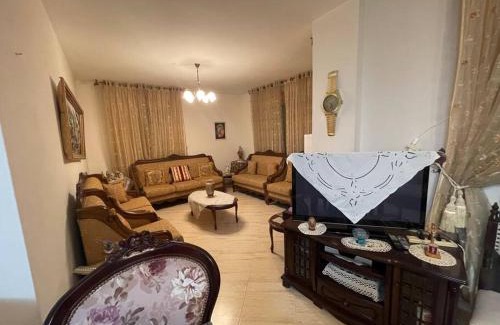 Beit Jala Apartment | Inviting Family Apartment with Kitchen - Wheelchair Accessible