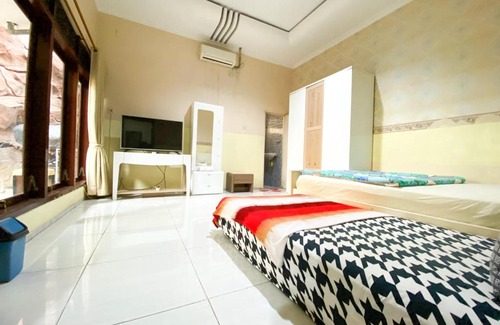 Darmo House | Cozy Guesthouse near Sby Zoo - Perfect for Families