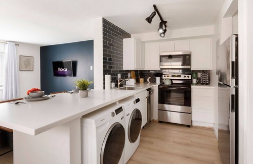 Tower Grove East Apartment | Cozy Retreat in Tower Grove with Breakfast & Family Amenities