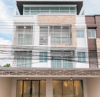 Hat Yai Villa | Inviting Home at Hat Yai: Perfect for Groups & Families