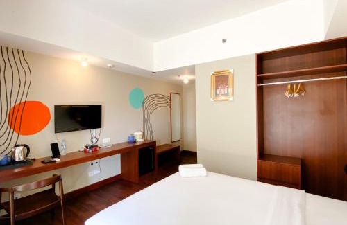 Duren Sawit Apartment | Homey Studio Retreat at Gateway Park LRT City Bekasi
