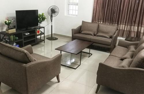 Miri House | Unbeatable Stay at HomezStay Airport Miri - 10/10 Rating!
