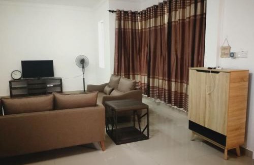 Miri House | Unbeatable Stay at HomezStay Airport Miri - 10/10 Rating!