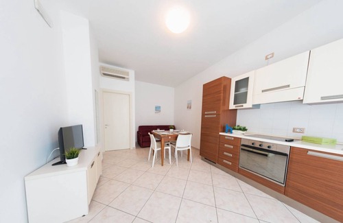 Alba Adriatica Apartment | Cozy Homiday - Felicioni Alba Adriatica with Kitchen & Pets