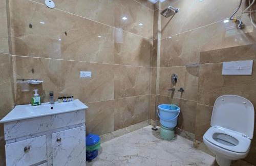 Vaishali Apartment | Pet-Friendly Homlee 4BHK Near Vaishali Metro - Rated 10/10