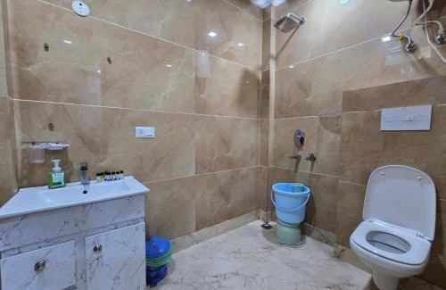 Vaishali Apartment | Pet-Friendly Homlee 4BHK Near Vaishali Metro - Rated 10/10