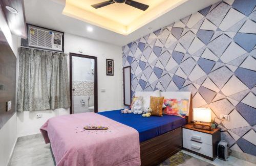 Vaishali Apartment | Cozy Homlee Divya Apt Vaishali: Pet Friendly with Parking