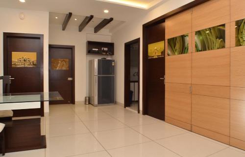 Karkardooma Apartment | Pet-Friendly Luxury Inn with Breakfast and Family Amenities