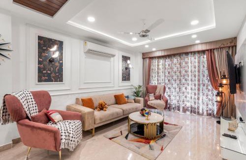 Saket Apartment | Cozy Pentagon 5 Bedroom Apartment in Saket, Delhi