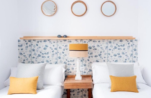 San Vicente Apartment | Discover Hommyhome San Lorenzo: 4-Star Family Retreat