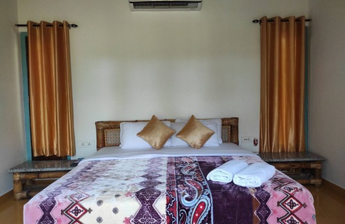 Barangabari Cottage | Cozy Homocation Sikhiri Cottages with Breakfast & Kitchen