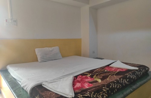 Barangabari Cottage | Cozy Homocation Sikhiri Cottages with Breakfast & Kitchen