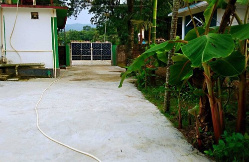 Golaghat Bed & Breakfast | Cozy Homocation Sreemoyee Homestay with Breakfast Included