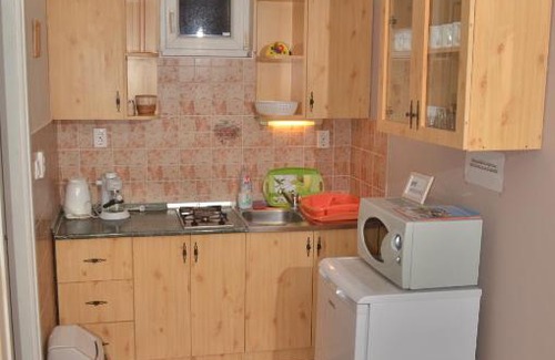 Morahalom Apartment | Homokháti Apartman: Family-Friendly Retreat with Hot Tub